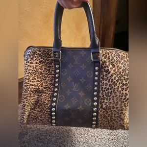 Speedy style bag with pony hair. Carried about 5 days . Like new
